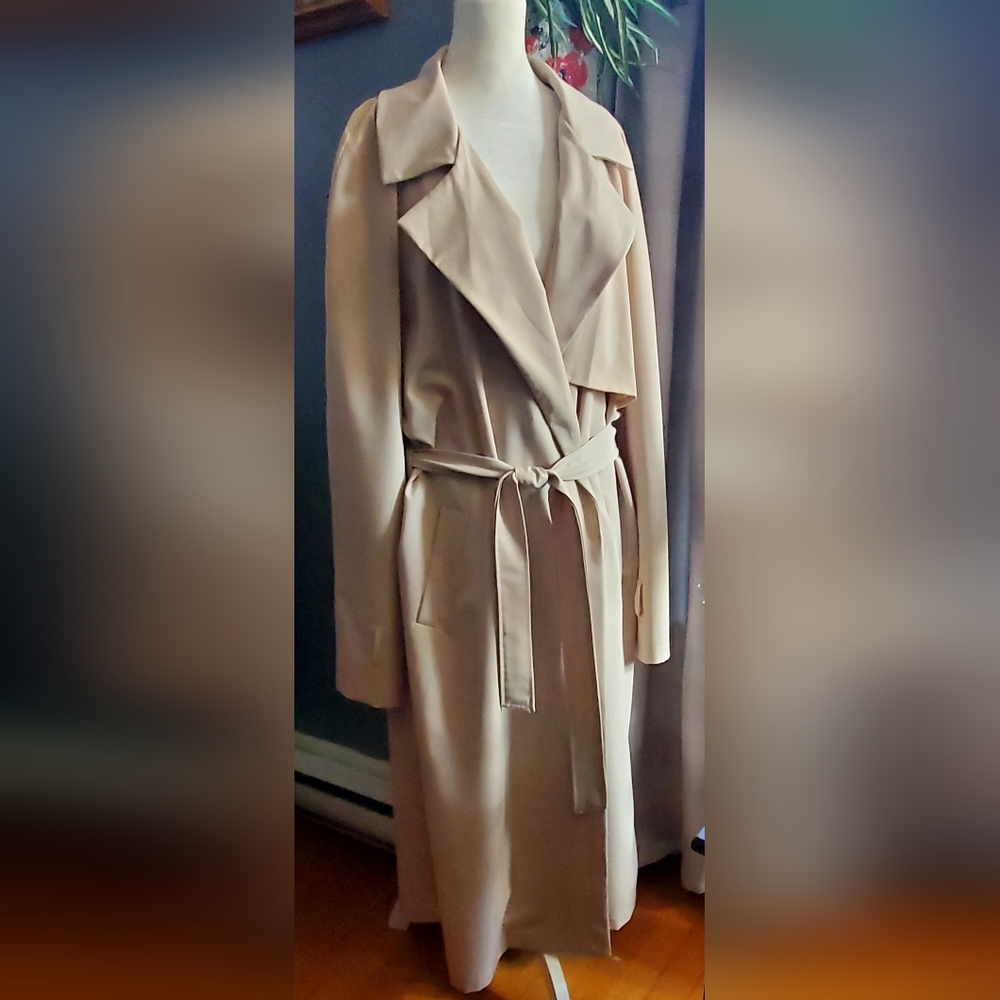 Boohoo London Beige Trench Coat with Belt
